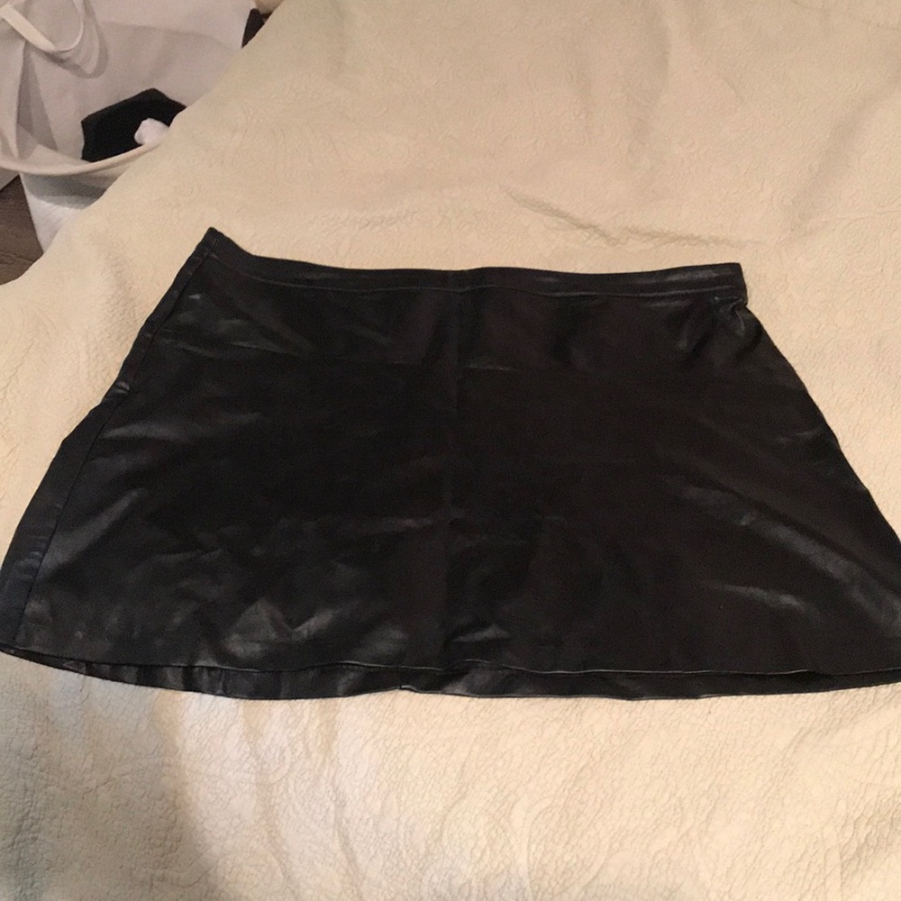 Leatherette plus-size skirt